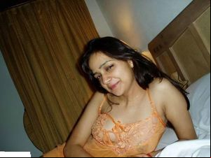 072312 Hot Girl Wallpaper
