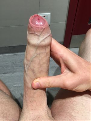 Huge juicy uncut cock - Amateur